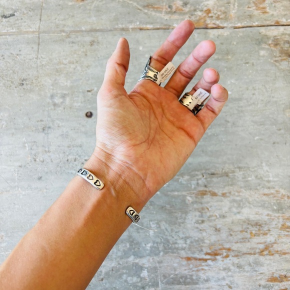 ♥️ Navajo ♥️ Darrell Cadman Sterling Silver & Turquoise Hearts Cuff - Picture 4 of 15